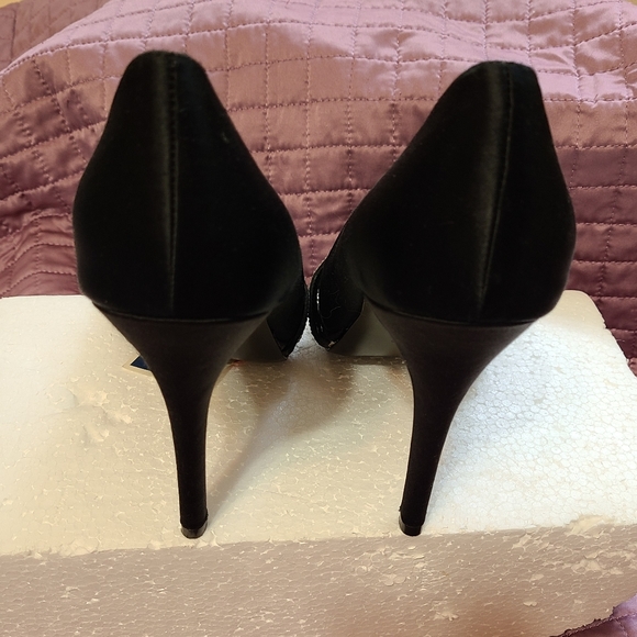 Ralph Lauren Balina black satin pumps 10B - Picture 5 of 8